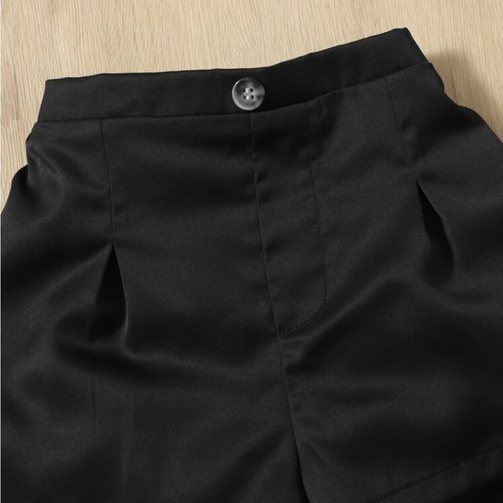 Toddler Fold Pleated Detail Shorts - Picture 3 of 3